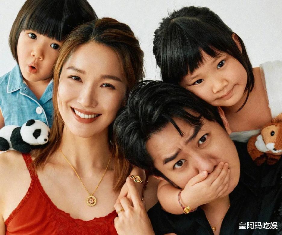 10对明星夫妻全家福,孙俪女儿是邓超翻版,陈建斌蒋勤勤好甜!