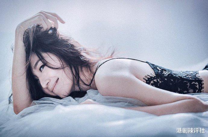 TVB女星佛山拍剧被围堵，疑无视粉丝合影耍大牌，婚姻状况至今成谜