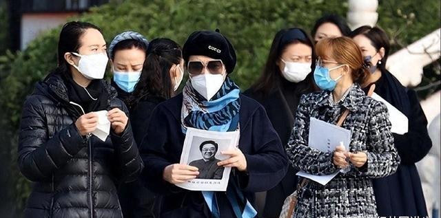 金铁霖追悼会：唯一儿子嚎啕大哭，现任老婆与前妻李谷一都没出席
