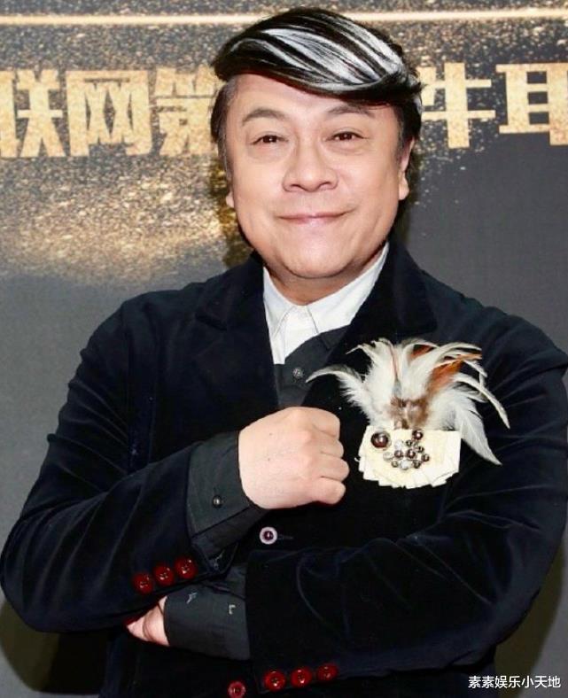 蔡康永用男模特宣传新书惹争议,对方私人生活照曝光