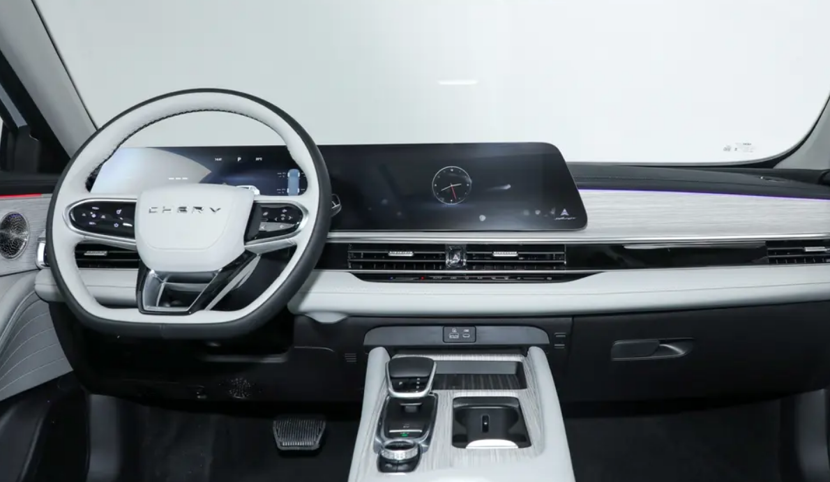 新车降到9.9万,百公里油耗才1L,能跑1400公里,92号油也好养