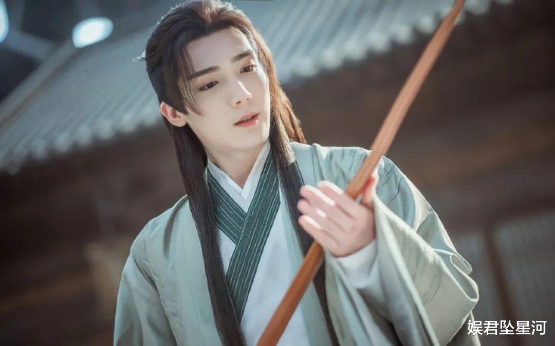 演完《陈情令》演《少年白马醉春风》，他依然帅气，又是短命姐夫