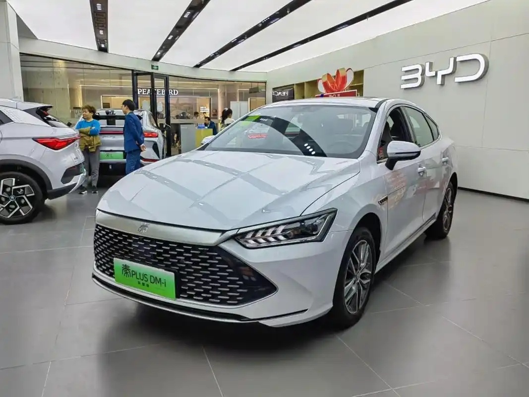 比亚迪又双叒"搞事情"!秦PLUS跌至5.98万,月销5万台,真香