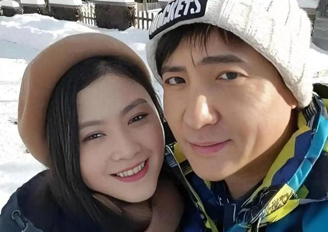 沈腾老婆大年初二现身商场，身材像充了气，和沈腾完全两代人