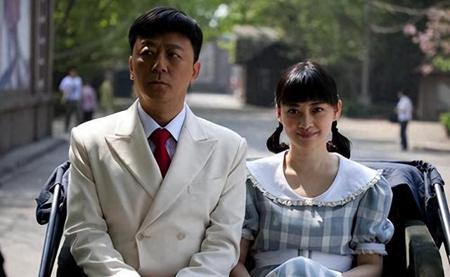 央视开播30集年代大剧!收视飙升全国第一,观众直呼:又一黑马剧