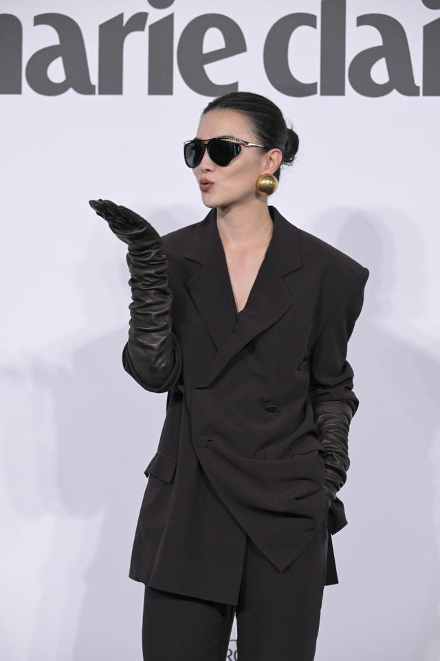 宋佳：跟张嘉益拍《悬崖》，被养得白白胖胖，也没见他管什么艺术