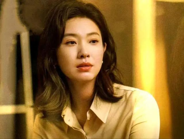 明明是同一个人，去年演主角没红，今年演配角红得一塌糊涂