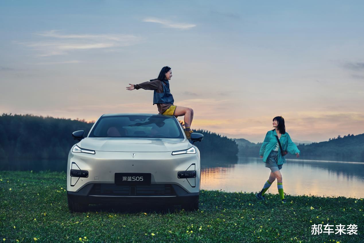 10万出头爆款SUV，零跑C10与深蓝S05怎么选不后悔？