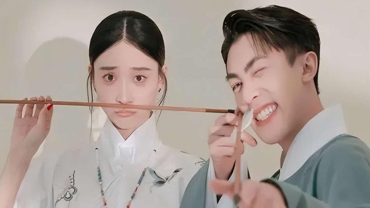 沉痛！27岁冼峻生车祸去世，家人发讣告，苗苗停播背后尽显哀伤