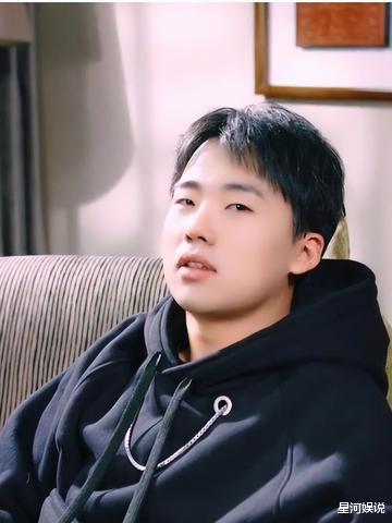 难怪说有后妈便有后爸! 才懂郭麒麟被欺负的惨, 网友: 吃人不吐骨头