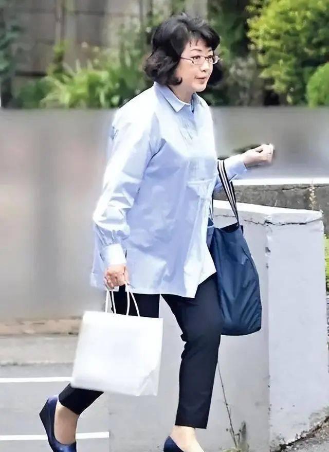 山口百惠65岁近照曝光：清纯不再，发福显老态！