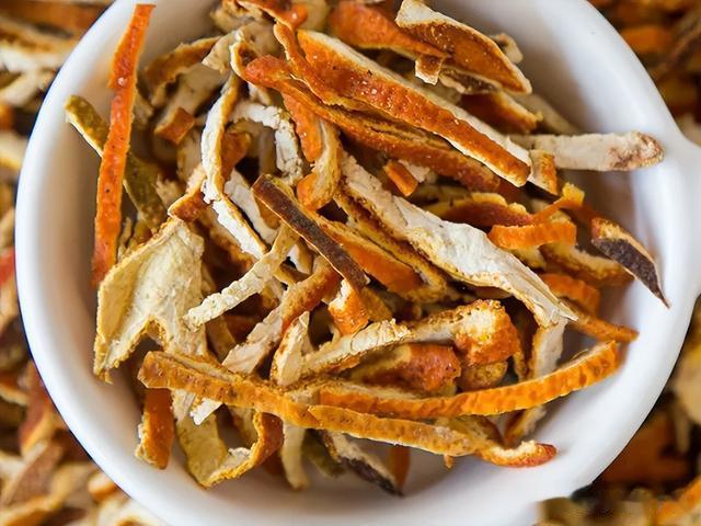 猪蹄炖不脱骨？只要放入这4种香料，猪蹄肥而不腻，软烂脱骨