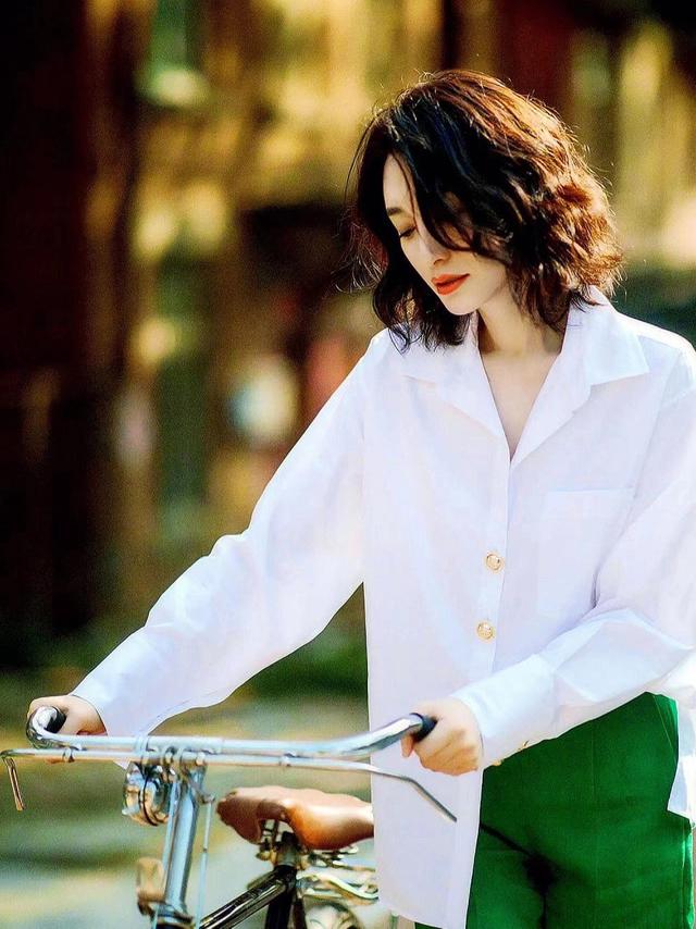 许晴的臀、殷桃的腰、李小冉的胸,这些中年女星性感起来真要命