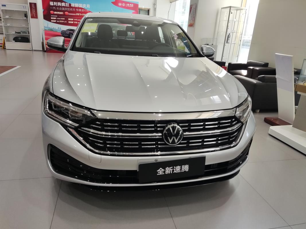 解析大众速腾：1.5T，油耗5.8L，销量登顶，轩逸跌至第三，真香