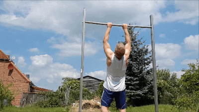 男人坚持4个自重动作，强化体能，提升男士魅力！