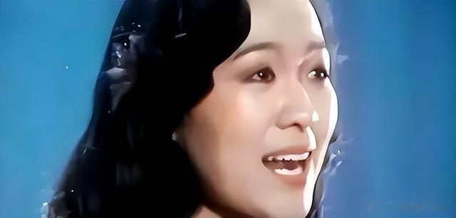 郑绪岚|41年前靠登上春晚走红,却转身加入美国国籍,如今想回国捞金