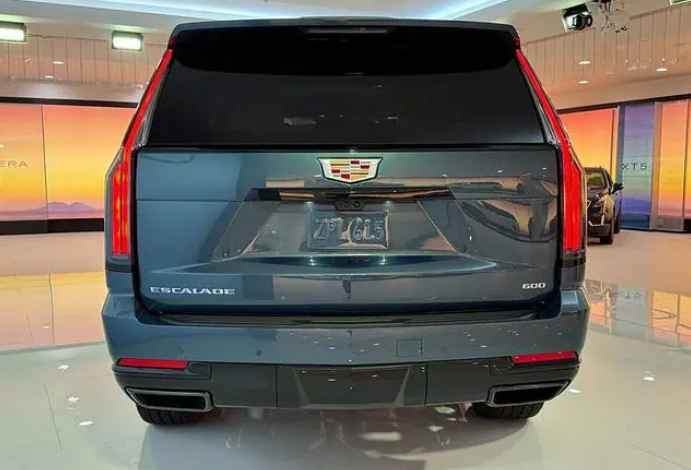 这才是真正的硬汉大7座SUV，车长5米6轴距3米3