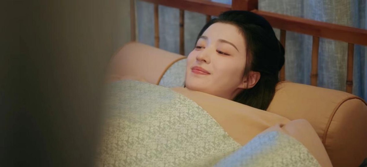 王楚然演技爆发,当她露出肚兜时,张晚意好像接不住戏,头转向一旁