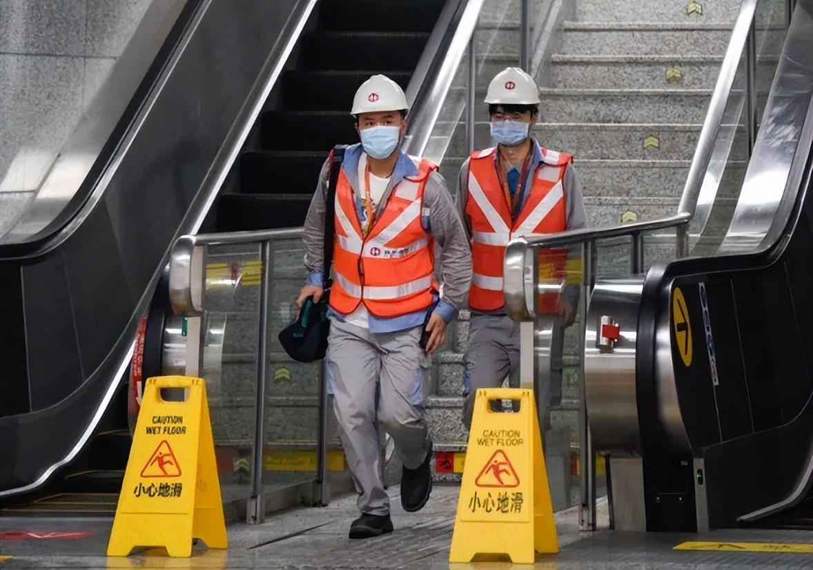 “为何地铁一直在招工，还一直缺人？”大学生：要经历过才明白