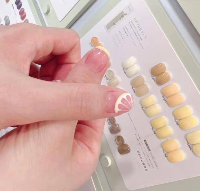 最时尚奥运冠军！陈梦晒多款美甲，精致漂亮与赛场上判若两人