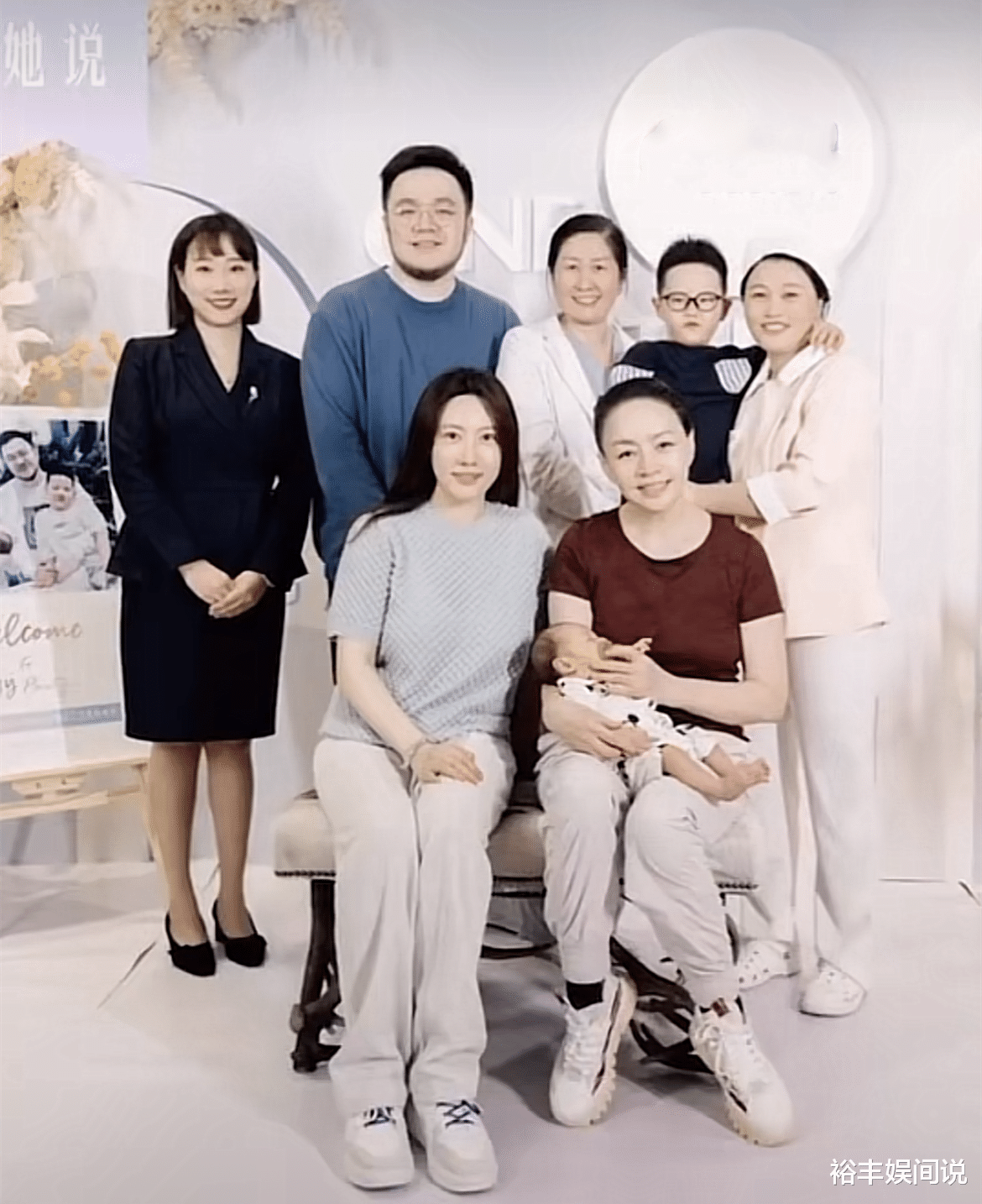 曝宋丹丹每天逛日坛公园!留寸头面容似男性,多套千万豪宅被曝光