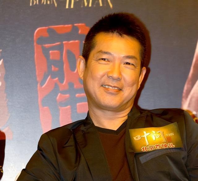 元彪30亿身家住9平米老屋:俭朴生活引成龙落泪?