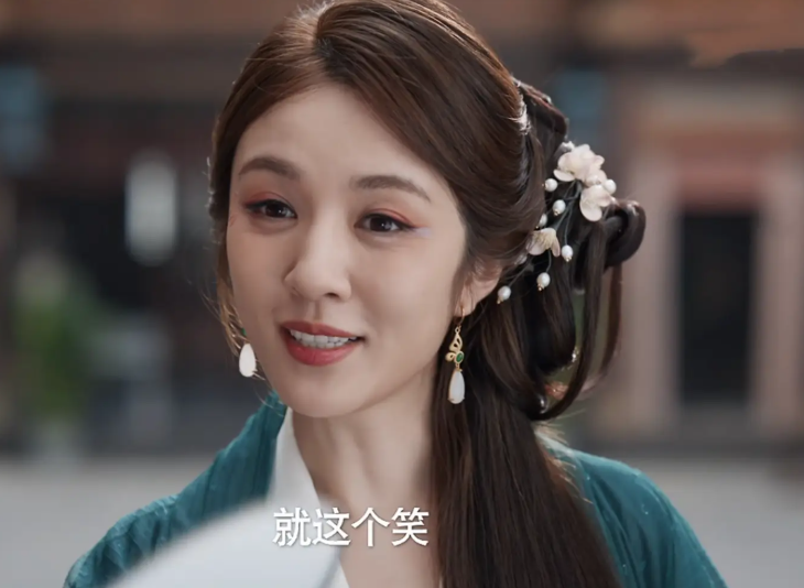 歪瓜裂枣就别尬演“花魁”了，30岁姜佩瑶告诉你，啥叫媚骨天成