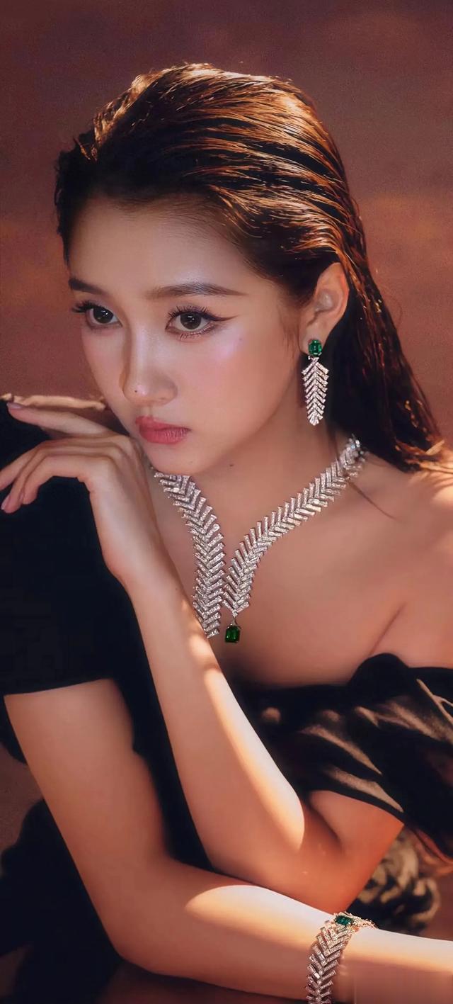 精品女神壁纸（668）关晓彤，张张美如天仙，国色天香无双的女神