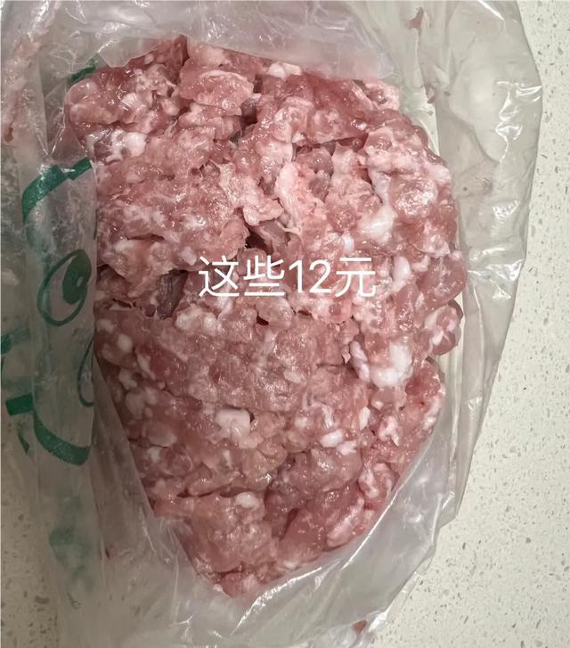 广东人晒出一家四口饭菜，引发网络热议，北方网友纷纷表示来广东