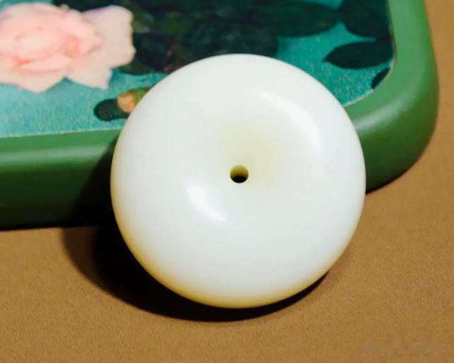 一文不值的垃圾玉种！九种不如不买的和田玉“砖头料”！