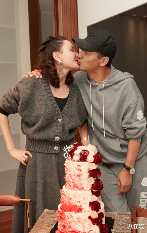 程莉莎儿子近照曝光,身高近一米八,颜值被指完美继承爸妈缺点