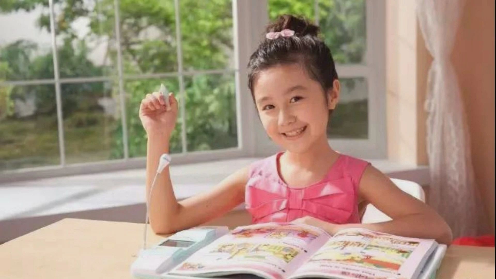 22岁“点读机女孩”自曝患脑癌！录下剃发视频，去年刚成为中传研究生