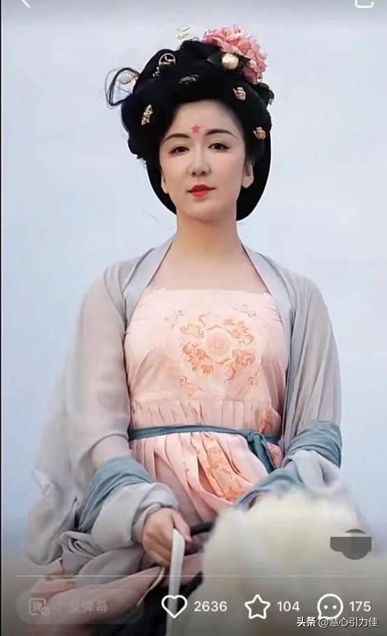 8位被整容\硅胶脸\害惨的好演员,蔡明脸肿嘴歪,刘晓庆笑不出来