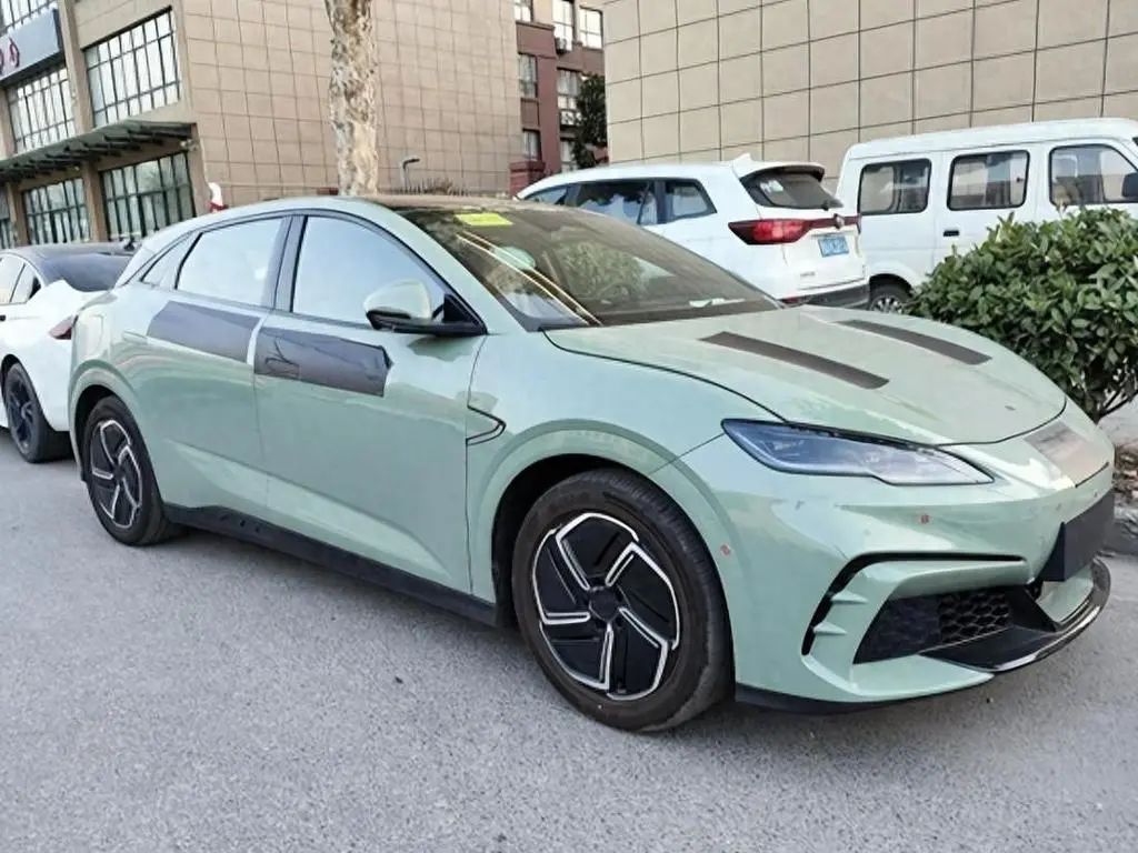 比亚迪全新纯电小钢炮曝光，三季度上市，新外观你能接受吗