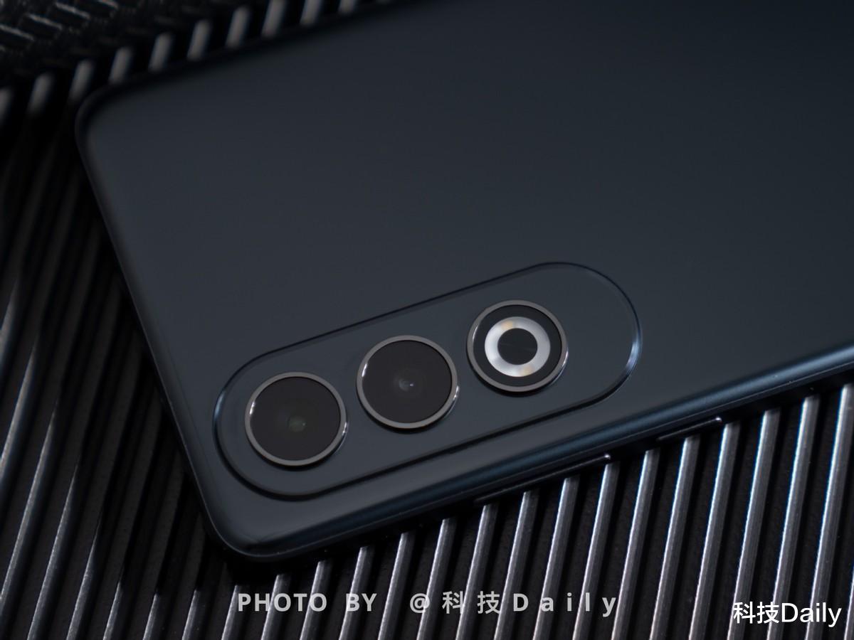 OPPO K12 Plus十面耐摔，輕松應對生活中的“十面埋伏”