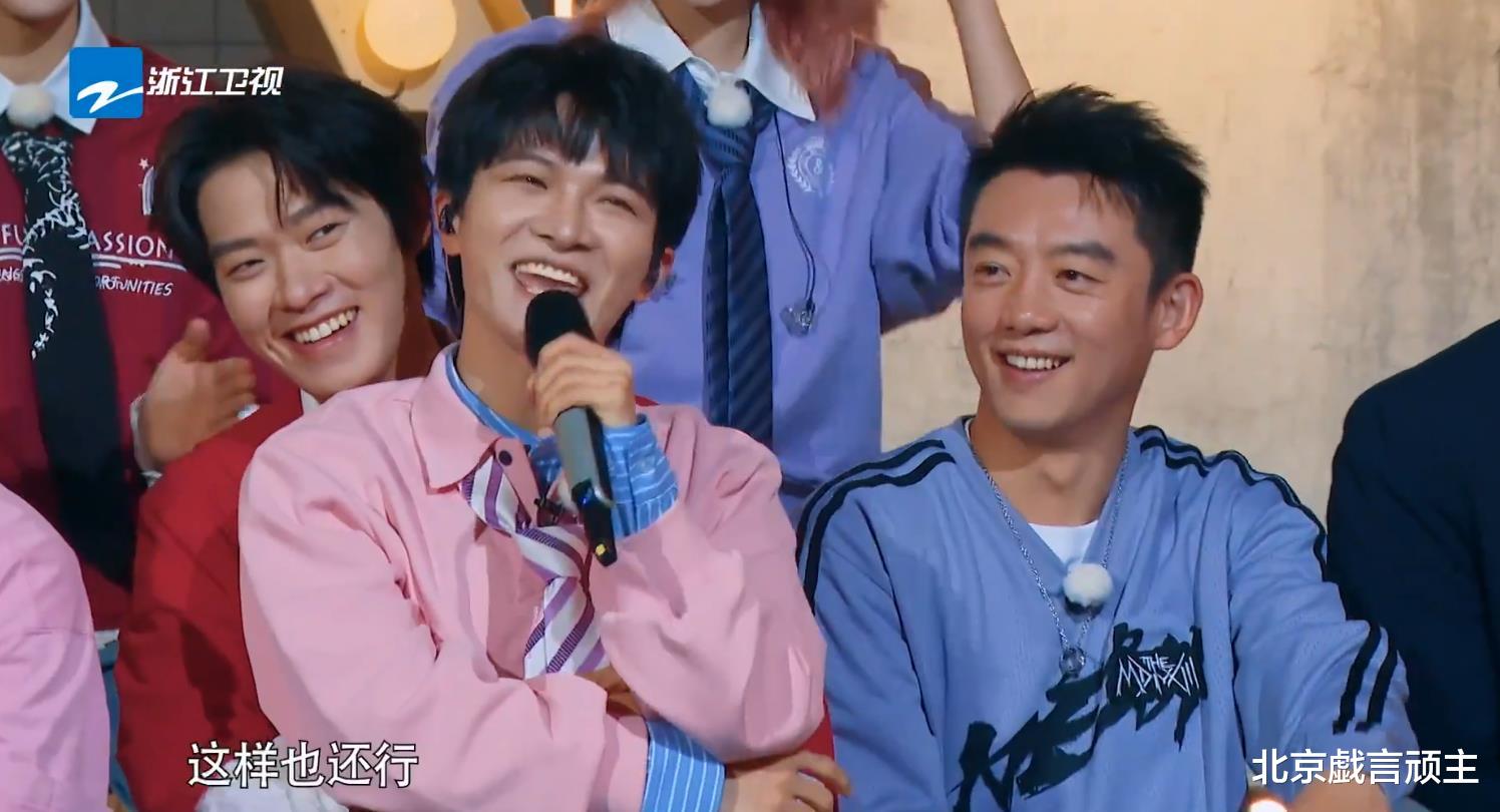 |奔跑吧：Al挑战翻车不断，周深巧妙化解舞台尴尬，再现歌手实力！