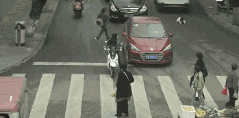 汤唯年轻时参加过选美比赛!眯眯眼,颜值普通,身材倒很火辣