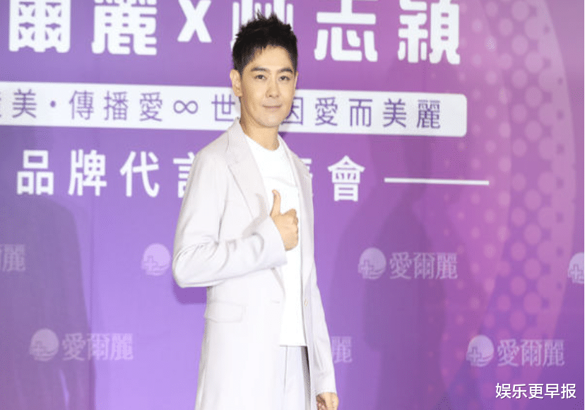 林志颖认了:Kimi已经比我高14岁帅儿「狂打篮球」真实身高曝光