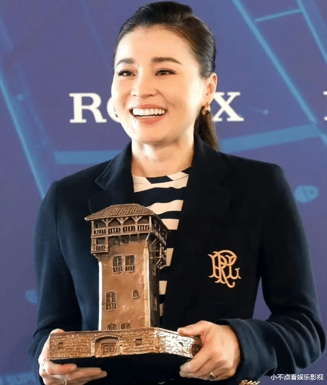 泰王新宠露头,苏提达心理十分强大,新宠丝毫不影响她的地位