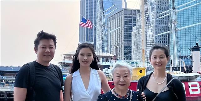 59岁演员三代定居美国，高调炫耀奢华生活，深扒细节后网友沉默了