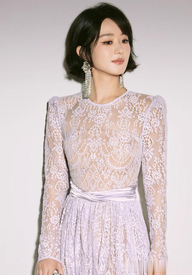 赵丽颖最新广告大片来袭,身穿紫色蕾丝连衣裙,温柔美丽不失时尚