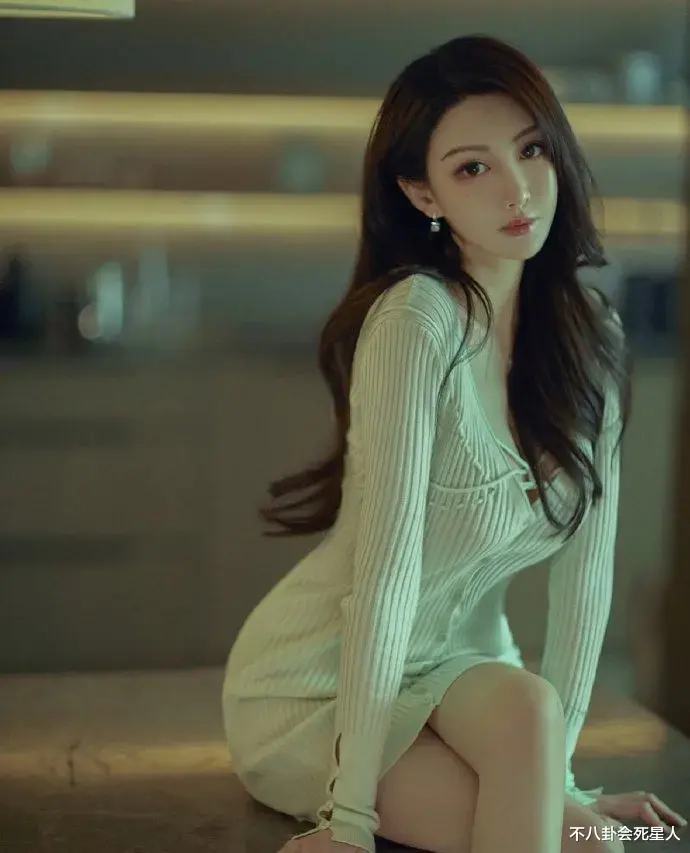 叶珂退网！官宣恋情不到2个月，黄晓明对杨颖叶珂态度区别一目了然