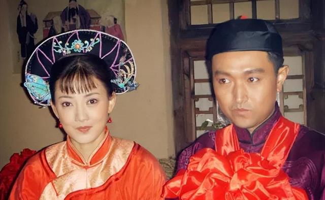 空政话剧团五朵金花，有人大龄单身，有人只恋爱不结婚，最小44岁