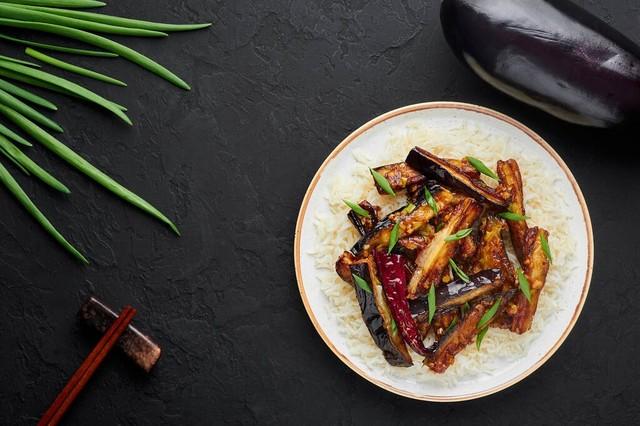 生吃茄子能“刮油”？别傻了，当心中毒！告诉你真正的吸脂吃法