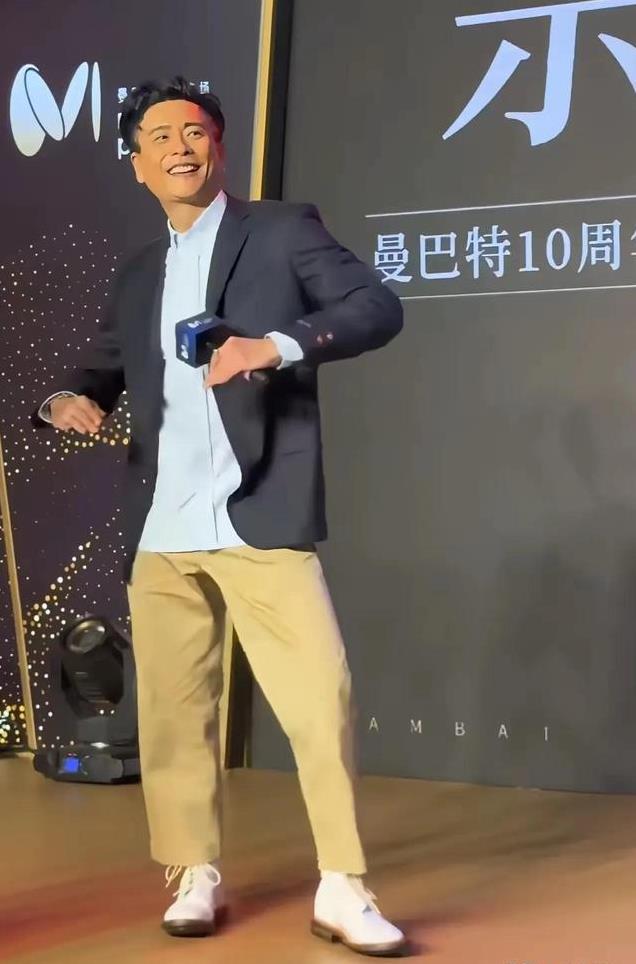 无滤镜大变样,吴家丽膀大腰圆,陈德容撞脸杨幂,高圆圆铁桶身材