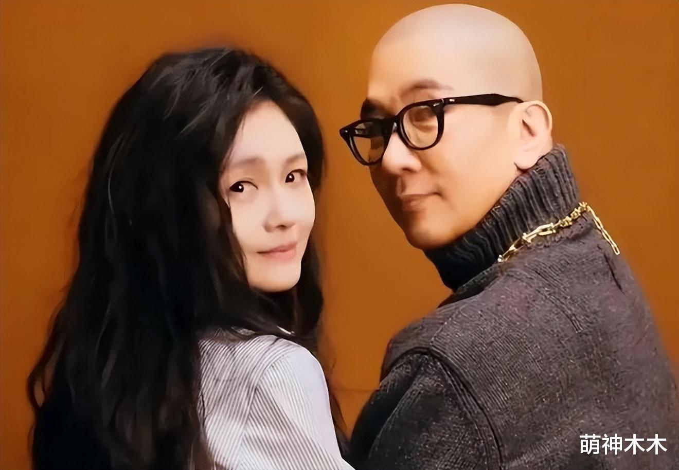 大S分享全家福给汪小菲,跟具俊晔穿情侣装秀恩爱,小S发声了