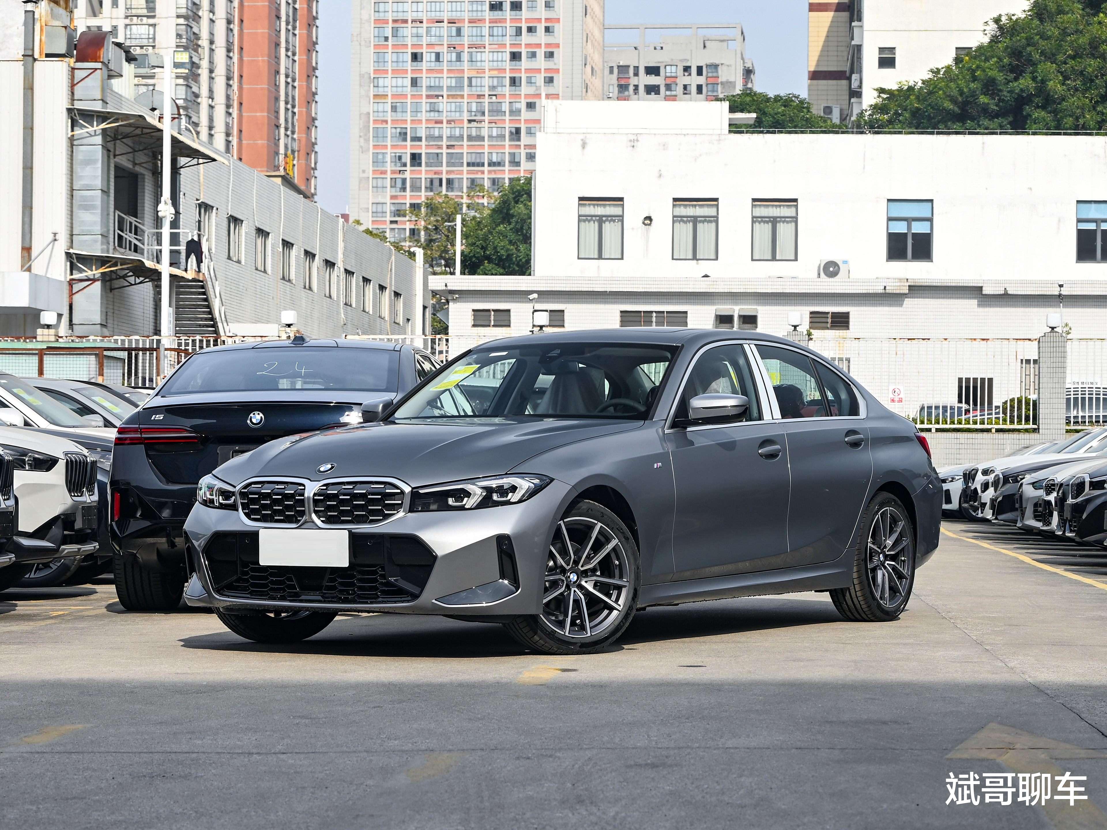 20万！豪华车“标杆”再进化，标配2.0T+8AT，还要啥丰田亚洲龙
