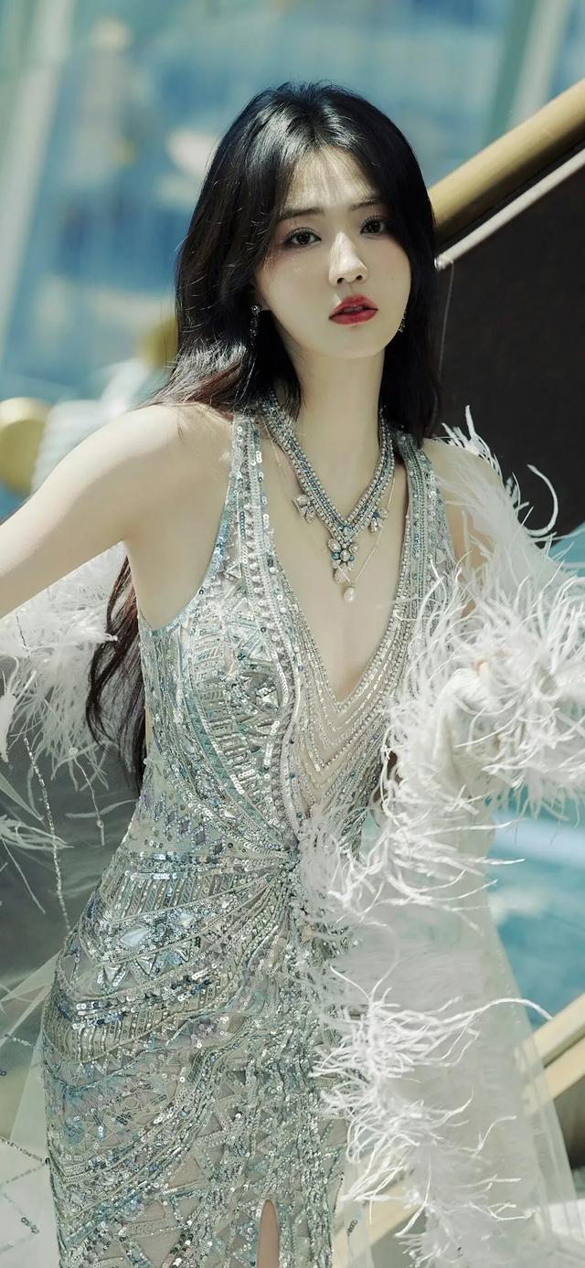 徐璐这身材深藏不露啊,之前真是小看她了