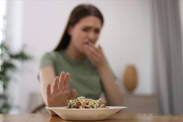 杞菊地黄丸巧搭配，作用翻倍，不仅滋养肝肾，还可治5种病