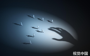 为了治我的臆症，阿爸让我吃肉饼